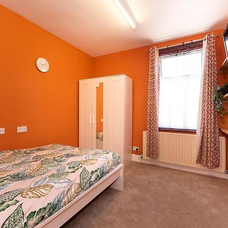 Barking Road Comfy House Appartement Londen Buitenkant foto
