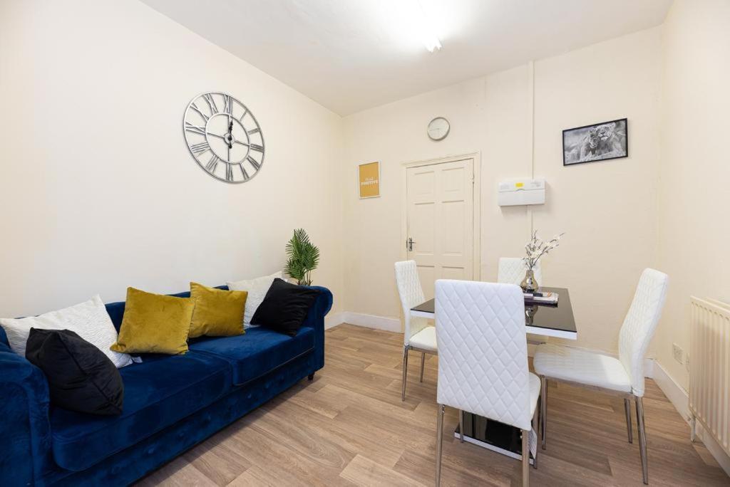 Barking Road Comfy House Appartement Londen Buitenkant foto