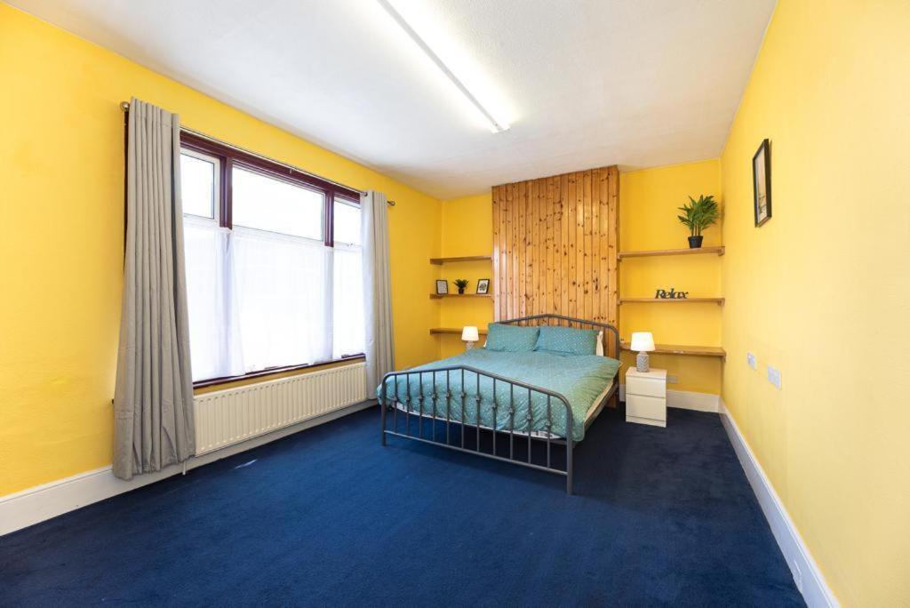 Barking Road Comfy House Appartement Londen Buitenkant foto